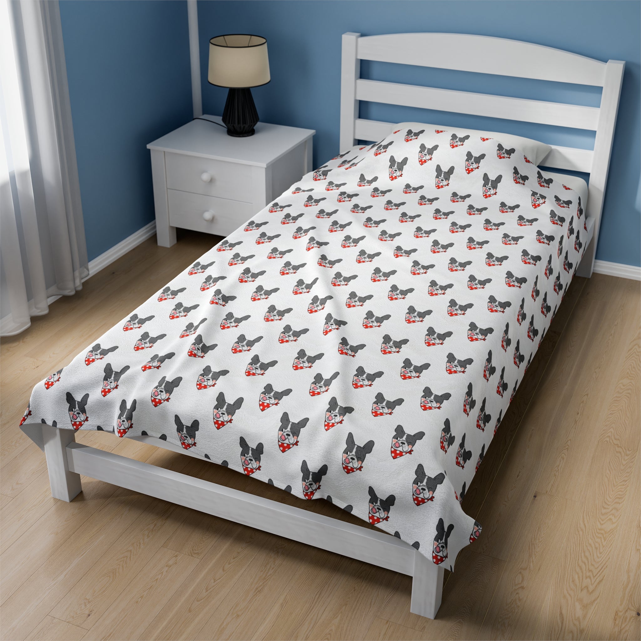 Bulldog Cuddle Haven: All-Over-Print Velveteen Blanket (French)
