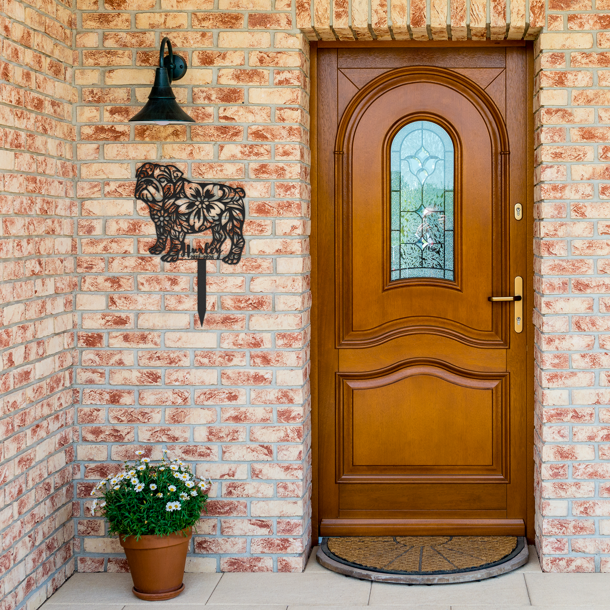 Custom_Metal_Bulldog_Sign_English_-_Hu_Black_Brick_Entrance_Mockup.png_15618313