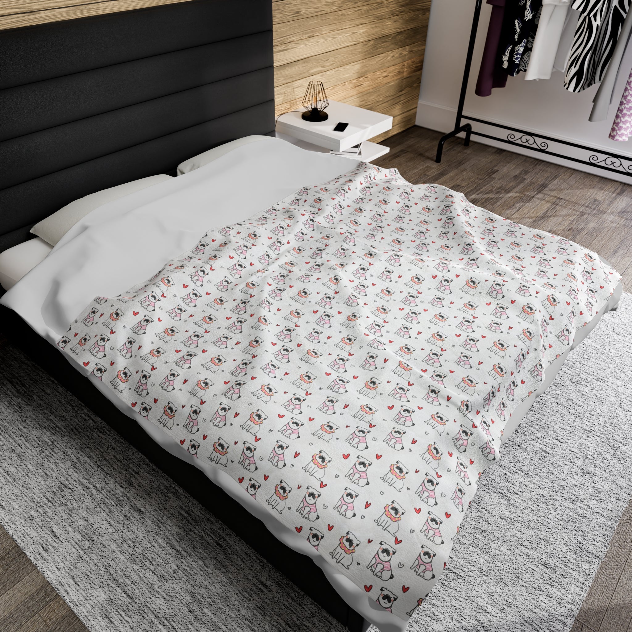 Bulldog Cuddle Haven: All-Over-Print Velveteen Blanket (English)