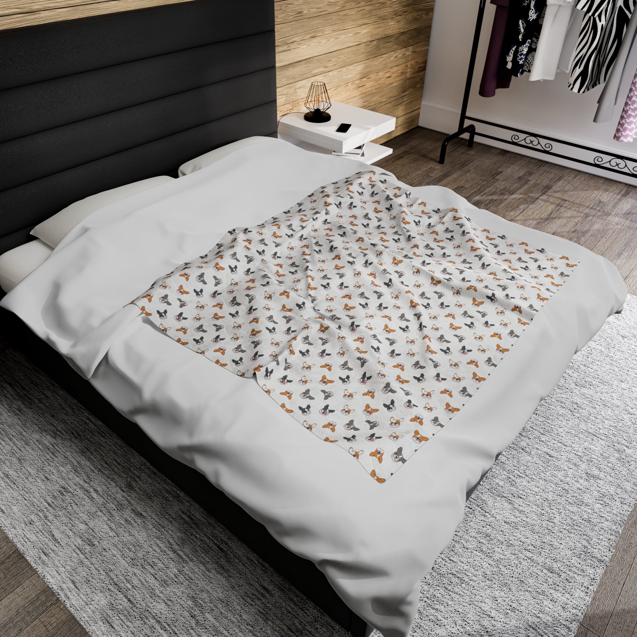 Bulldog Cuddle Haven: All-Over-Print Velveteen Blanket (French)